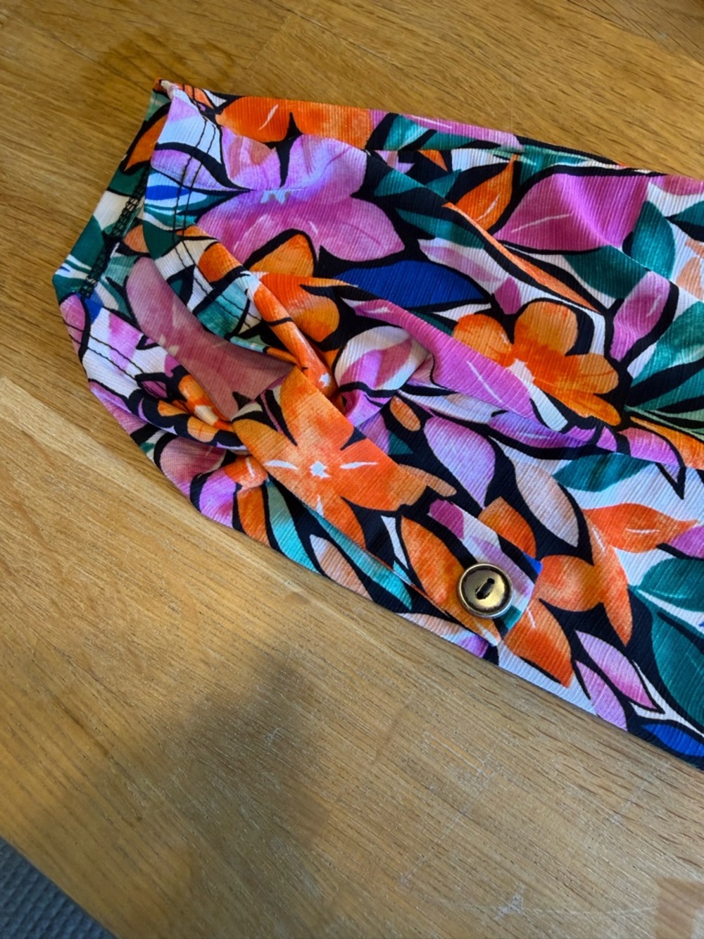 Dear Scarlet Flowy Floral Tunic/Blouse/Shirt - Picture 4 of 5